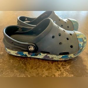 Boys Crocs sz 3